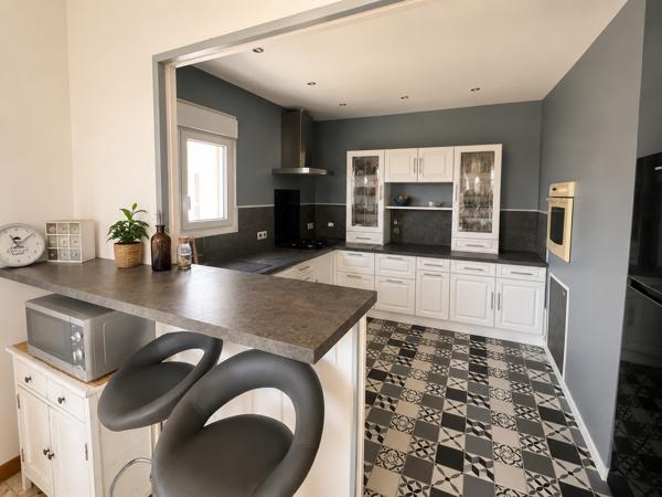 Maison
         4 pièces
        - 94 m² Exclusivité 375 000 € *