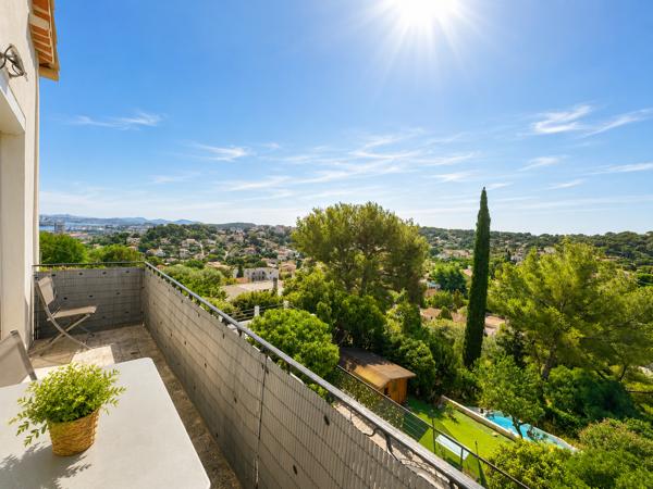 Maison
         4 pièces
        - 94 m² Exclusivité 375 000 € *