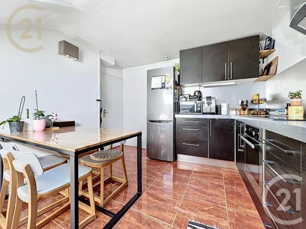Appartement F4 à vendre  3 pièces - 55,10 m 2   VERSAILLES  - 78