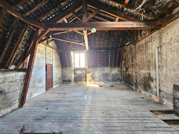 Maison à THOUARS, 79100 - 11 pièces 260m²