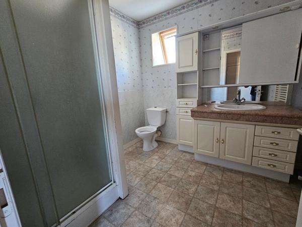 Maison à THOUARS, 79100 - 11 pièces 260m²