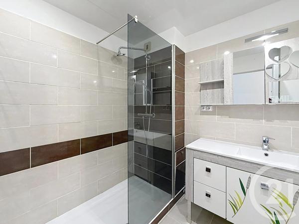 Appartement F3 à vendre  3 pièces - 61,39 m 2   NANTERRE  - 92