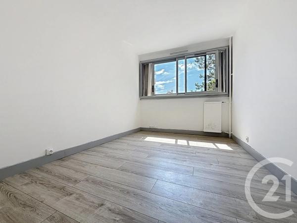 Appartement F3 à vendre  3 pièces - 61,39 m 2   NANTERRE  - 92