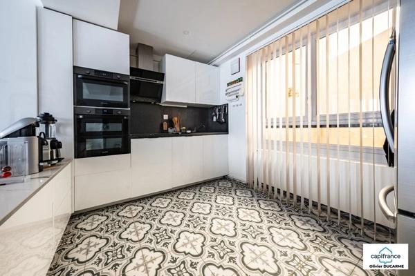 Appartement à vendre 3 pièces DOLE (39), hyper centre ville, superbement rénové avec local remise