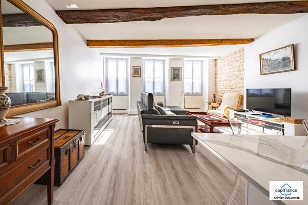 Appartement à vendre 3 pièces DOLE (39), hyper centre ville, superbement rénové avec local remise