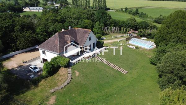 spacieuse propriété familiale nichée au cœur d’un terrain d’environ 7 000 m²