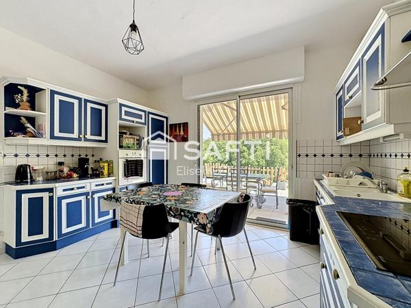 spacieuse propriété familiale nichée au cœur d’un terrain d’environ 7 000 m²