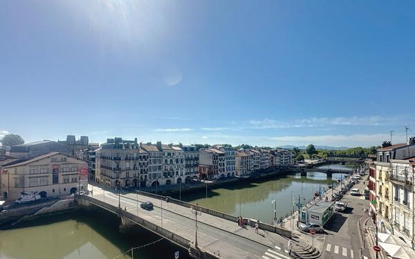 Appartement à vendre    3 pièces • 100,10 m2 Bayonne