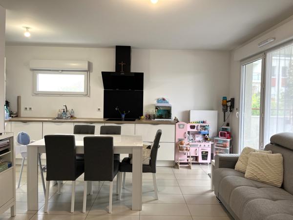 Décines-Charpieu (69150) DECINES CHARPIEU APPARTEMENT PMR 60 m² AVEC TERRASSE ET GARAGE