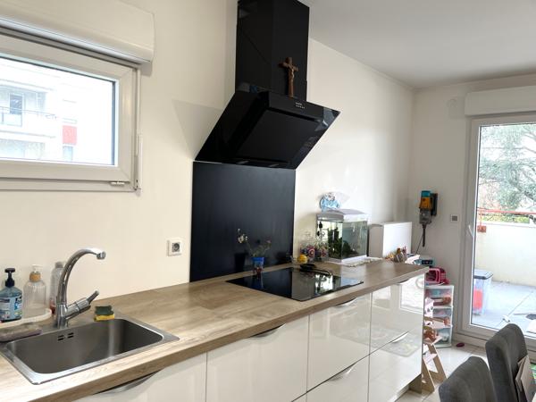 Décines-Charpieu (69150) DECINES CHARPIEU APPARTEMENT PMR 60 m² AVEC TERRASSE ET GARAGE