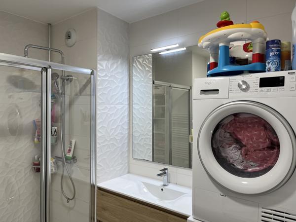 Décines-Charpieu (69150) DECINES CHARPIEU APPARTEMENT PMR 60 m² AVEC TERRASSE ET GARAGE