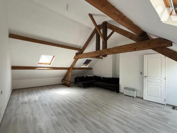 Une maison de ville située sur la commune de BEAUMONT-LE-ROGER (entre SERQUIGNY et LE NEUBOURG)...