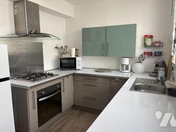 Une maison de ville située sur la commune de BEAUMONT-LE-ROGER (entre SERQUIGNY et LE NEUBOURG)...