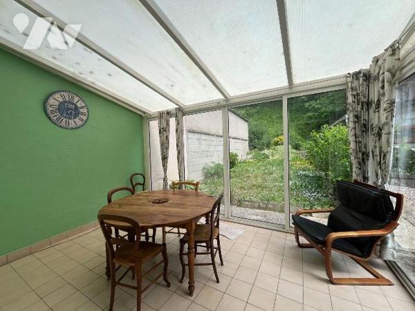 Une maison de ville située sur la commune de BEAUMONT-LE-ROGER (entre SERQUIGNY et LE NEUBOURG)...