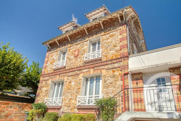 Maison à vendre  8 pièces - 183,76 m 2   ERMONT  - 95