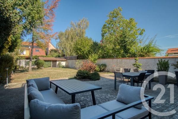 Maison à vendre  8 pièces - 183,76 m 2   ERMONT  - 95