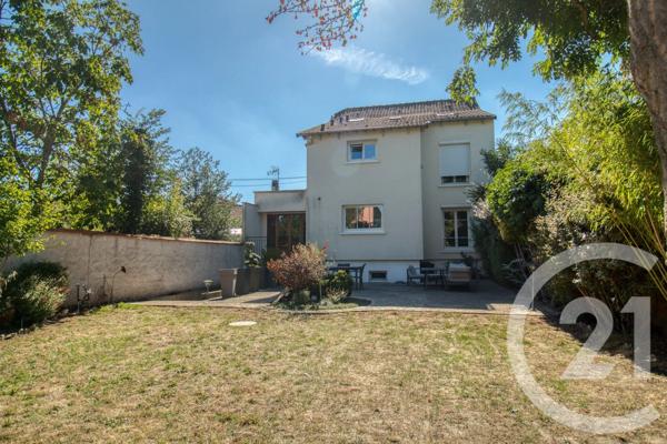 Maison à vendre  8 pièces - 183,76 m 2   ERMONT  - 95