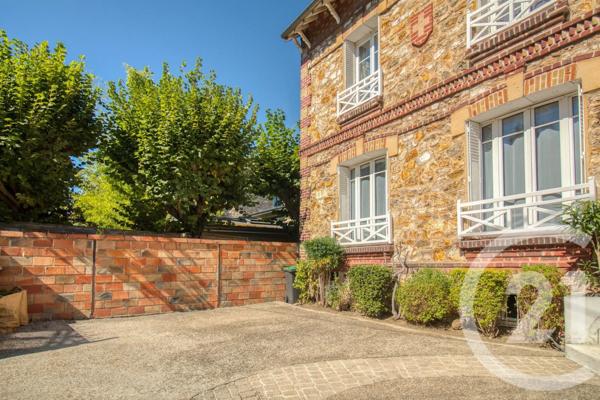 Maison à vendre  8 pièces - 183,76 m 2   ERMONT  - 95