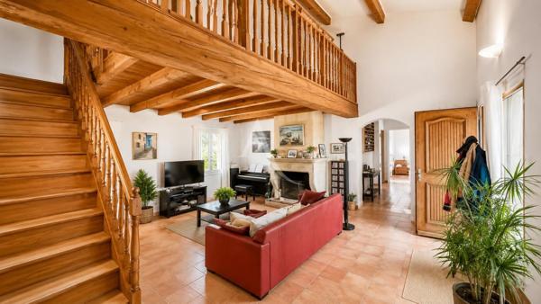 VILLA DE 122.23M2 AVEC TERRASSE PISCINE ET GARAGE AU CALME À CRUIS