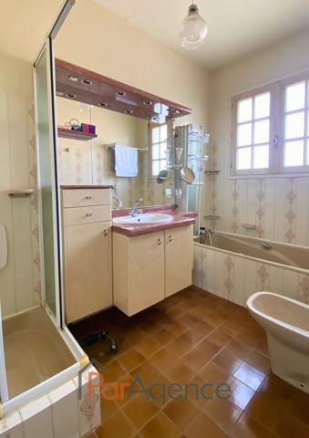 ROYAN PROCHE CENTRE-VILLE MAISON 3 CHAMBRES ET GRAND GARAGE