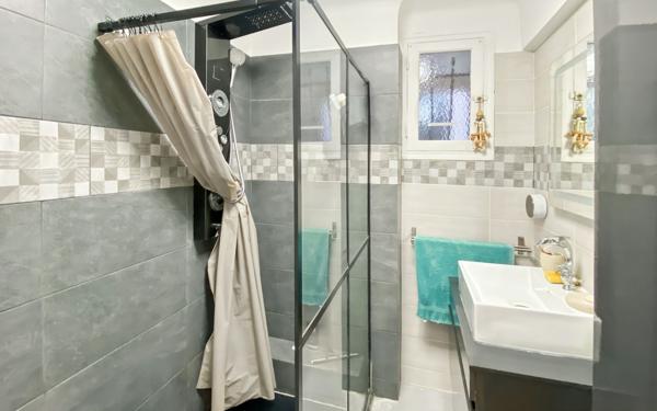 Appartement à vendre    3 pièces • 57 m2 Nice