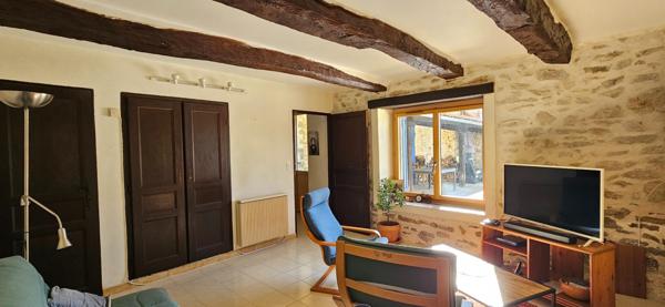 Ancienne ferme en pierres entièrement rénovée en Haute Provence