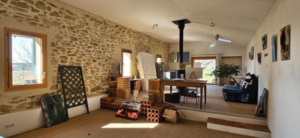 Ancienne ferme en pierres entièrement rénovée en Haute Provence