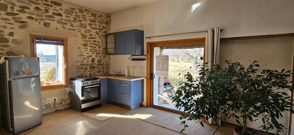 Ancienne ferme en pierres entièrement rénovée en Haute Provence