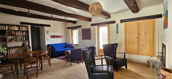 Ancienne ferme en pierres entièrement rénovée en Haute Provence