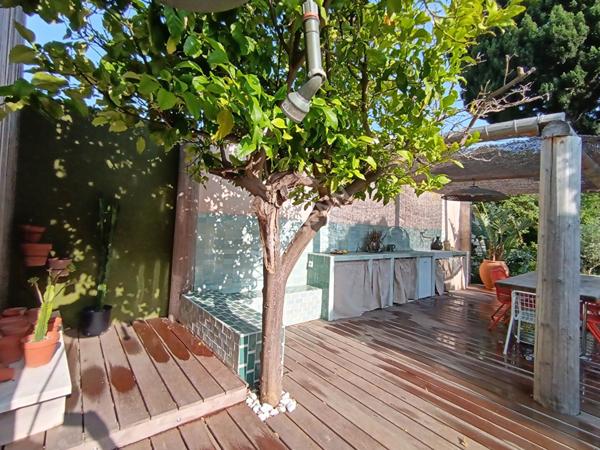 La Seyne sur mer Maison de ville T7 de 140 m² sur 530 m² de terrain