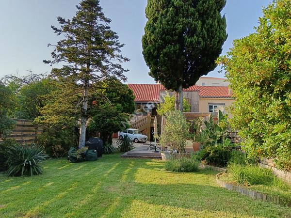 La Seyne sur mer Maison de ville T7 de 140 m² sur 530 m² de terrain