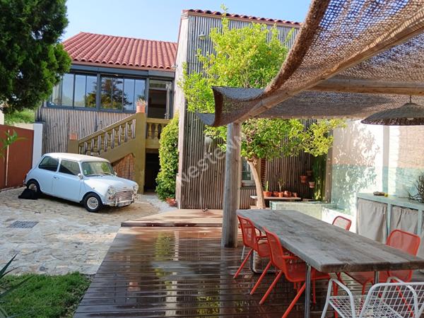 La Seyne sur mer Maison de ville T7 de 140 m² sur 530 m² de terrain