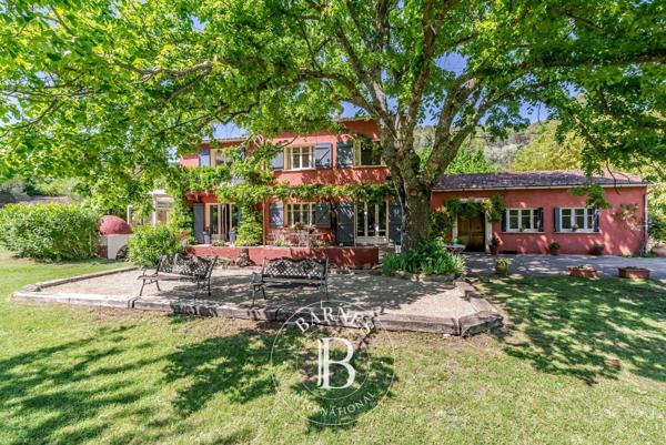 Salernes, Maison d'hôtes 6 Chambres -  258 m² à vendre