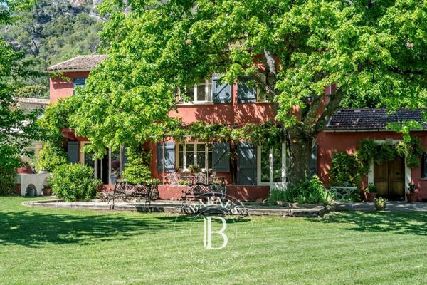 Salernes, Maison d'hôtes 6 Chambres -  258 m² à vendre