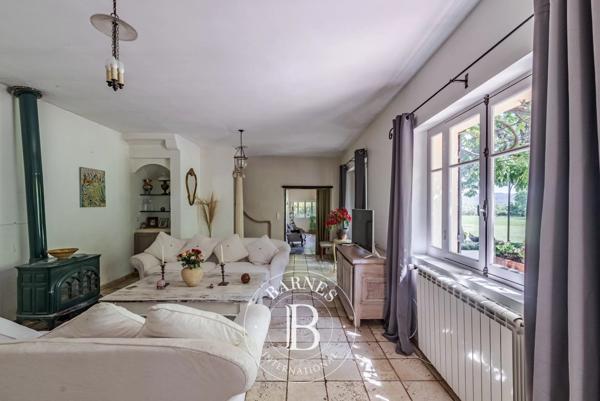 Salernes, Maison d'hôtes 6 Chambres -  258 m² à vendre