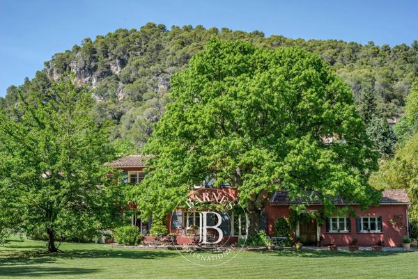 Salernes, Maison d'hôtes 6 Chambres -  258 m² à vendre