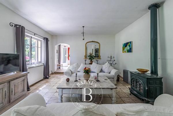 Salernes, Maison d'hôtes 6 Chambres -  258 m² à vendre