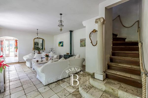 Salernes, Maison d'hôtes 6 Chambres -  258 m² à vendre