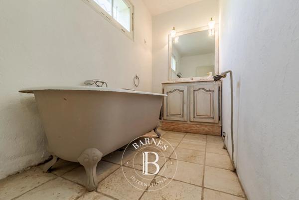 Salernes, Maison d'hôtes 6 Chambres -  258 m² à vendre