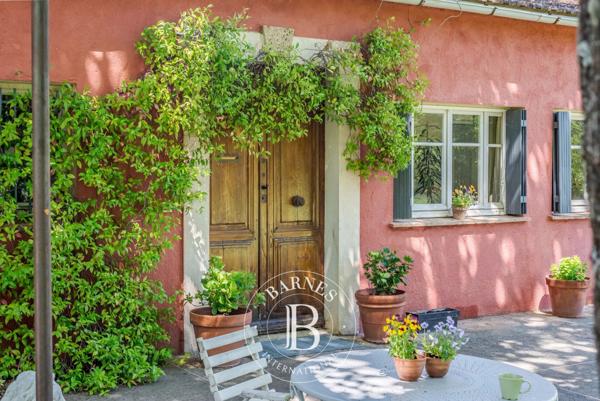 Salernes, Maison d'hôtes 6 Chambres -  258 m² à vendre