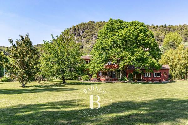 Salernes, Maison d'hôtes 6 Chambres -  258 m² à vendre