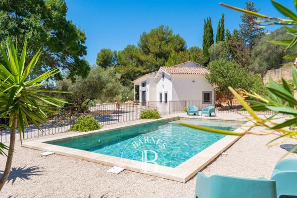 Aubagne, Maison 5 Chambres -  305 m² à vendre
