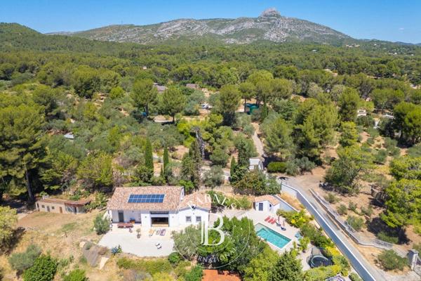 Aubagne, Maison 5 Chambres -  305 m² à vendre