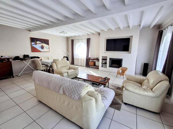 Maison de plain-pied 125 m² - 4 chambres, piscine, garage avec mezzanine, Ambès (33810)