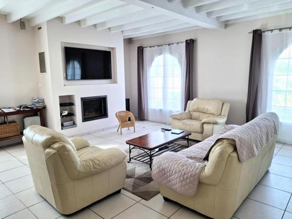 Maison de plain-pied 125 m² - 4 chambres, piscine, garage avec mezzanine, Ambès (33810)