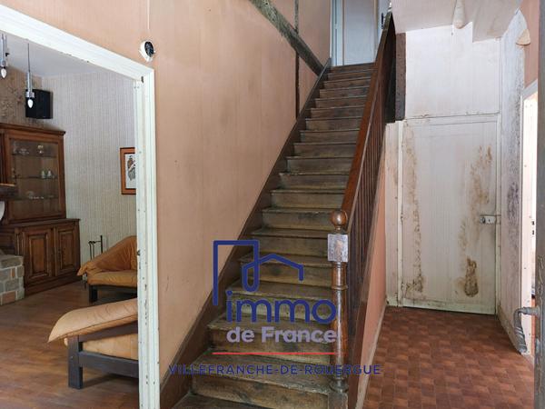 Maison de charme 185m² à rénover proche centre ville avec terrain.