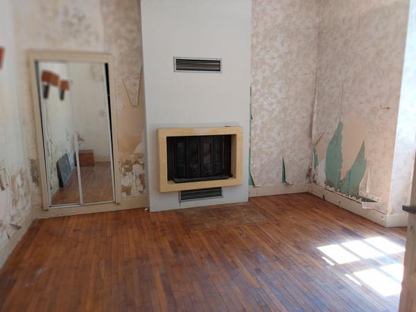 Maison de charme 185m² à rénover proche centre ville avec terrain.