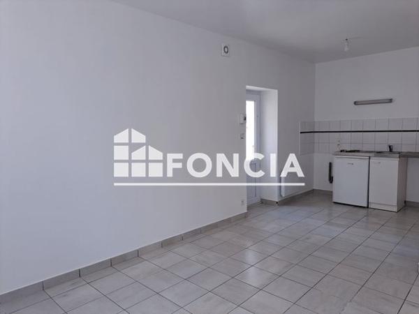 Location Studio 22 m² - 15 PLACE DU DOCTEUR FRUCHAUD Trementines 49340