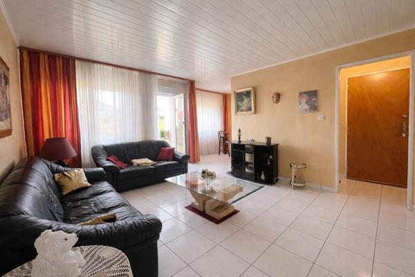 Appartement Rdc 4 chambres, terrain privatif 229 m2