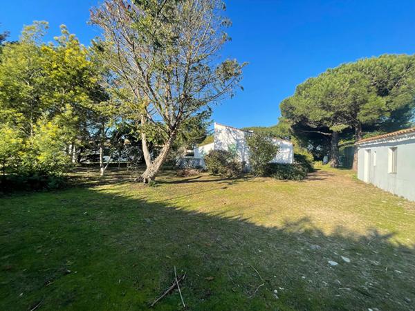 A VENDRE LES PORTES EN RE MAISON PLAIN PIED 160M2 SUR TERRAIN DE 2270M2